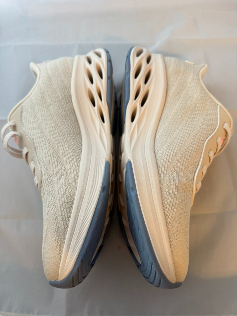 Skechers Women's Glide-Lite Swift Fit Sneaker, Natural Size 8.5, NIB - Picture 3 of 7
